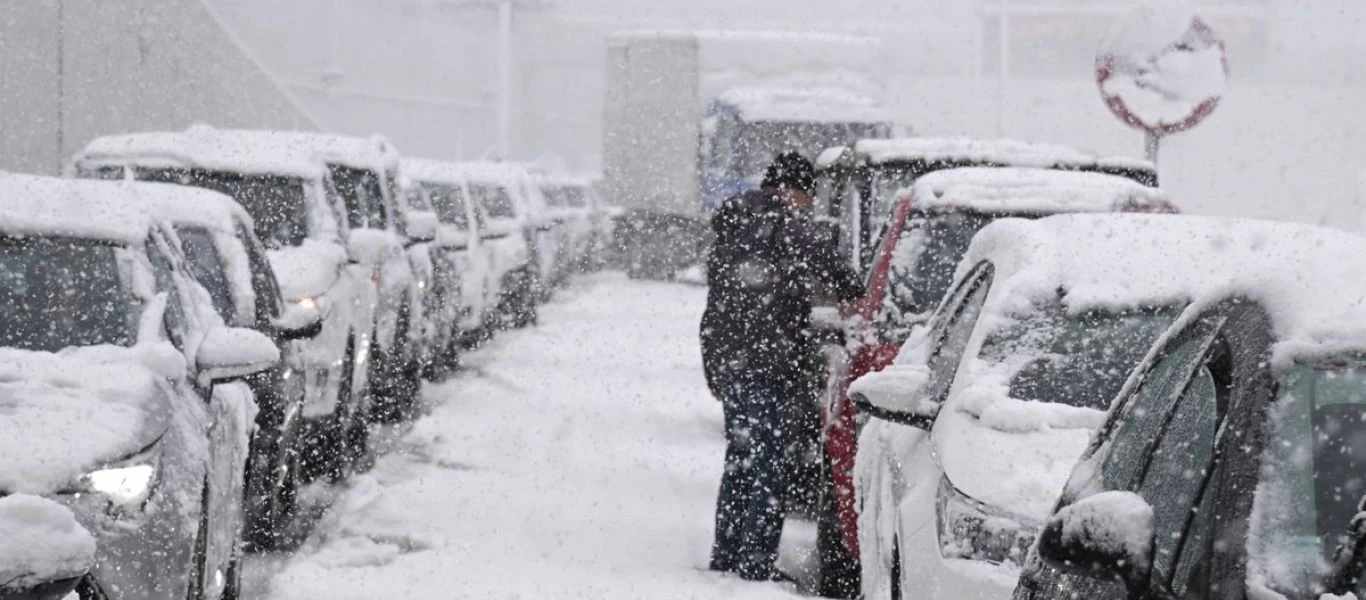 Τέξας: Εκατοντάδες οδηγοί εγκλωβίστηκαν για τουλάχιστον 14 ώρες μέσα στα χιόνια